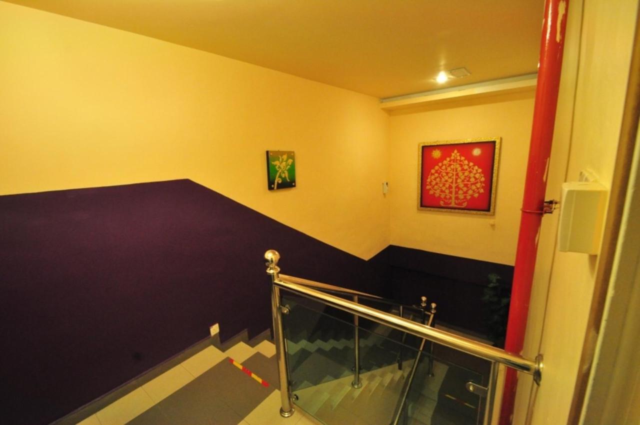 Biz Hotel Batu Pahat Exterior foto