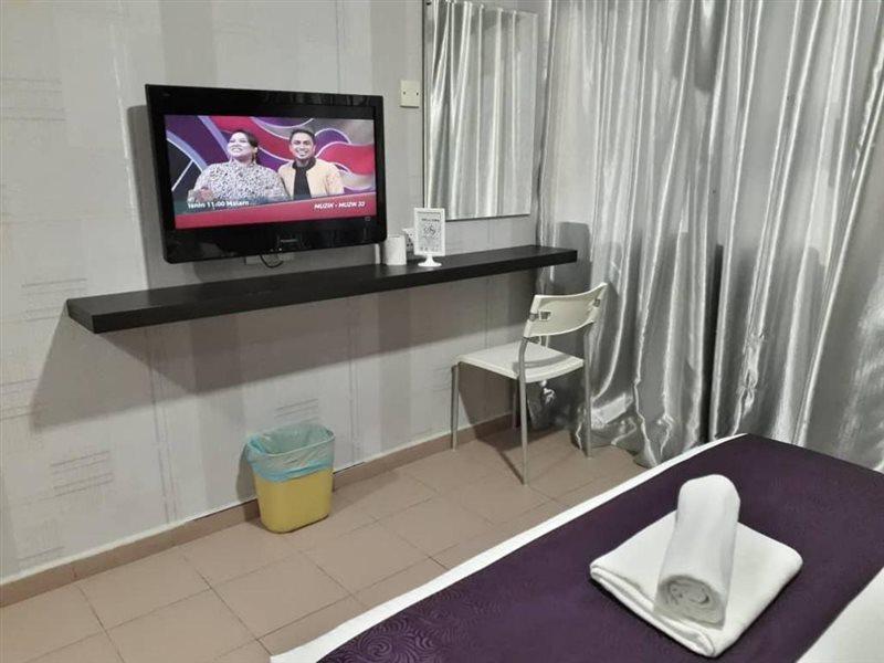 Biz Hotel Batu Pahat Exterior foto