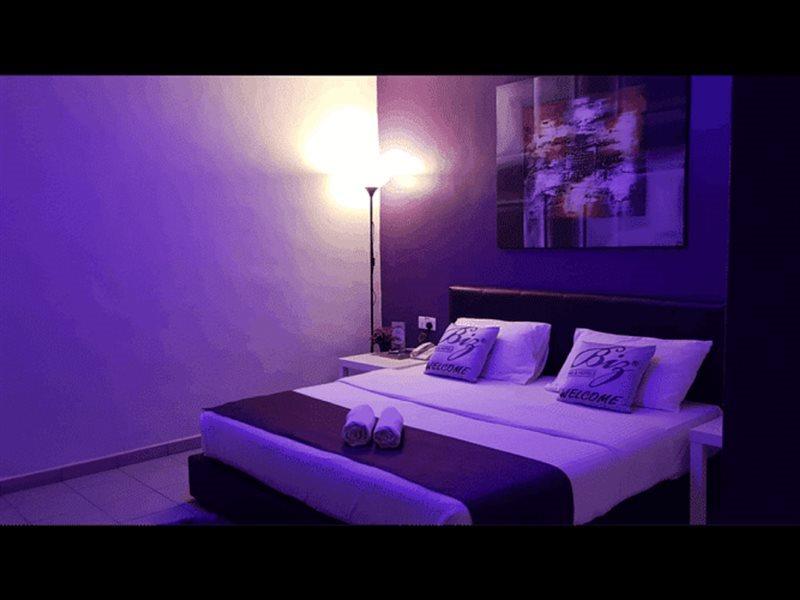 Biz Hotel Batu Pahat Exterior foto