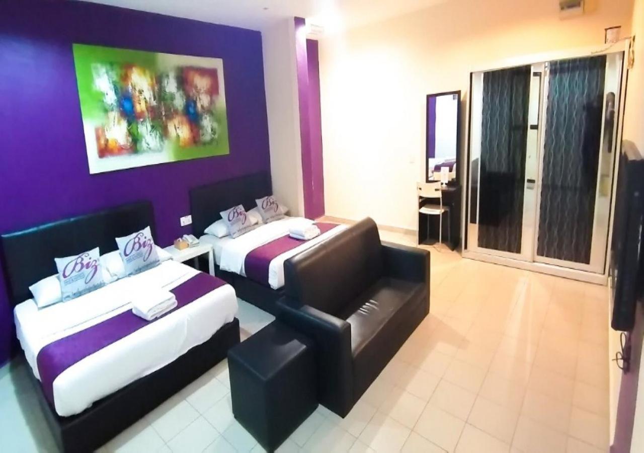 Biz Hotel Batu Pahat Exterior foto